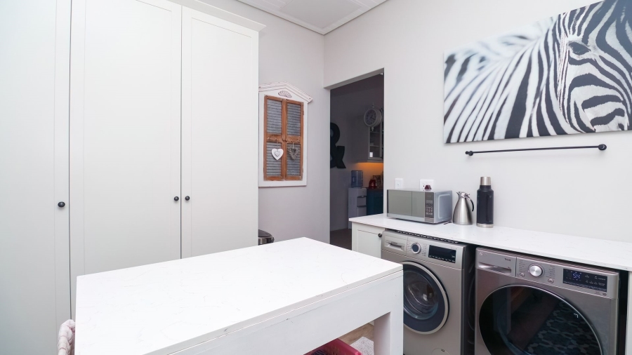 4 Bedroom Property for Sale in Stilbaai Wes Western Cape